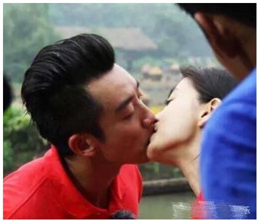 郑恺女友程晓玥是什么背景?